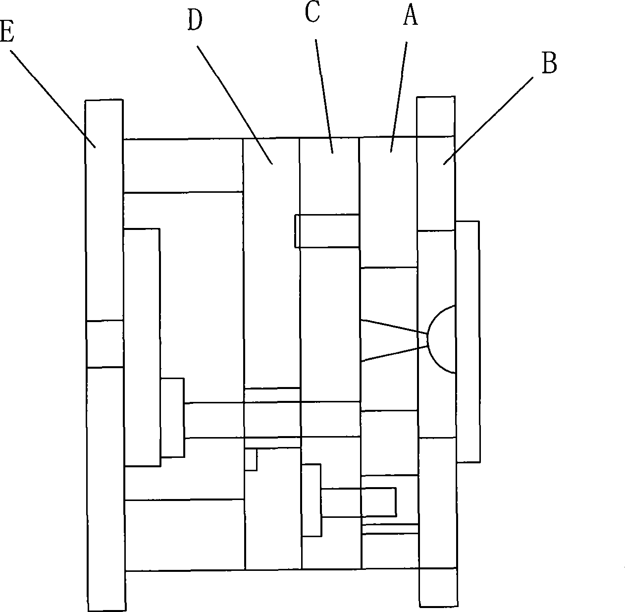 Molding process and mould for reducing internal stress in PC lens production