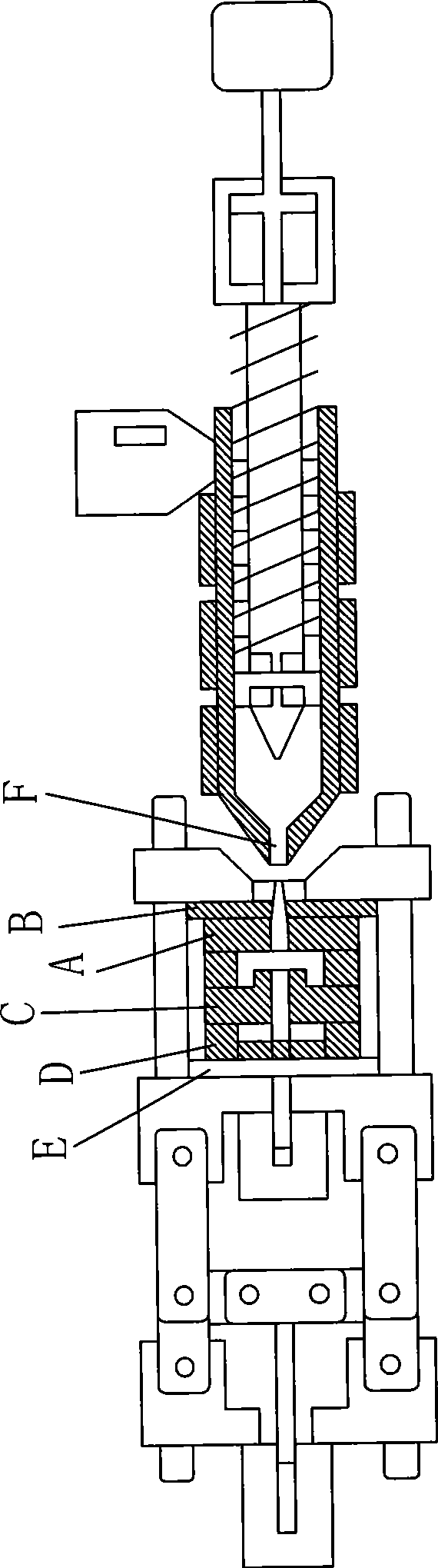 Molding process and mould for reducing internal stress in PC lens production