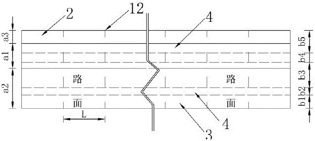 Side wing foundation scour-resistant reinforcing structure for enhancing stability of road shoulder wall