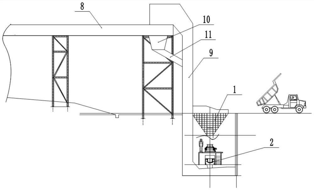 Solid waste conveying device