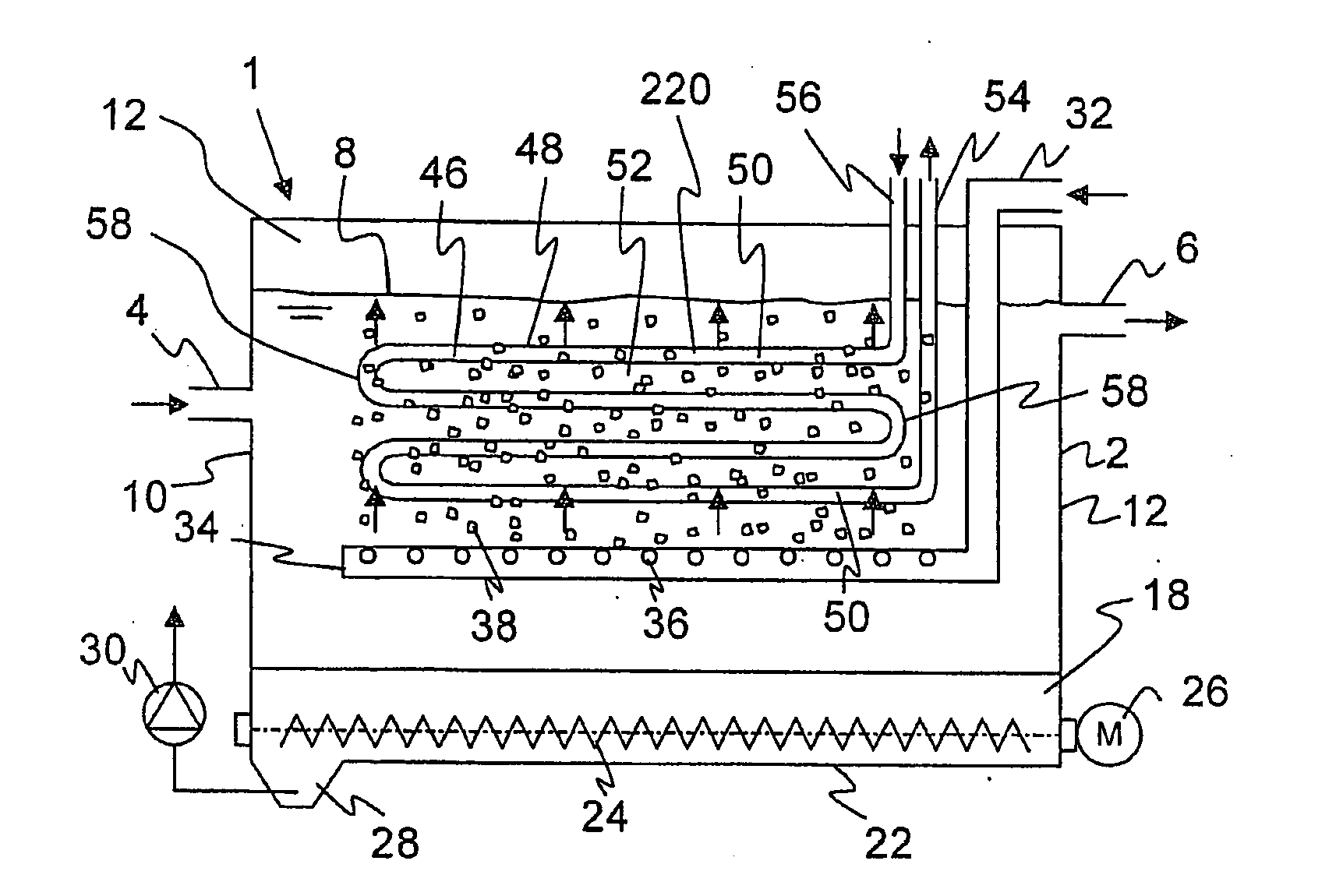 Method and device for transmitting heat between waste water located in a tank and a fluid