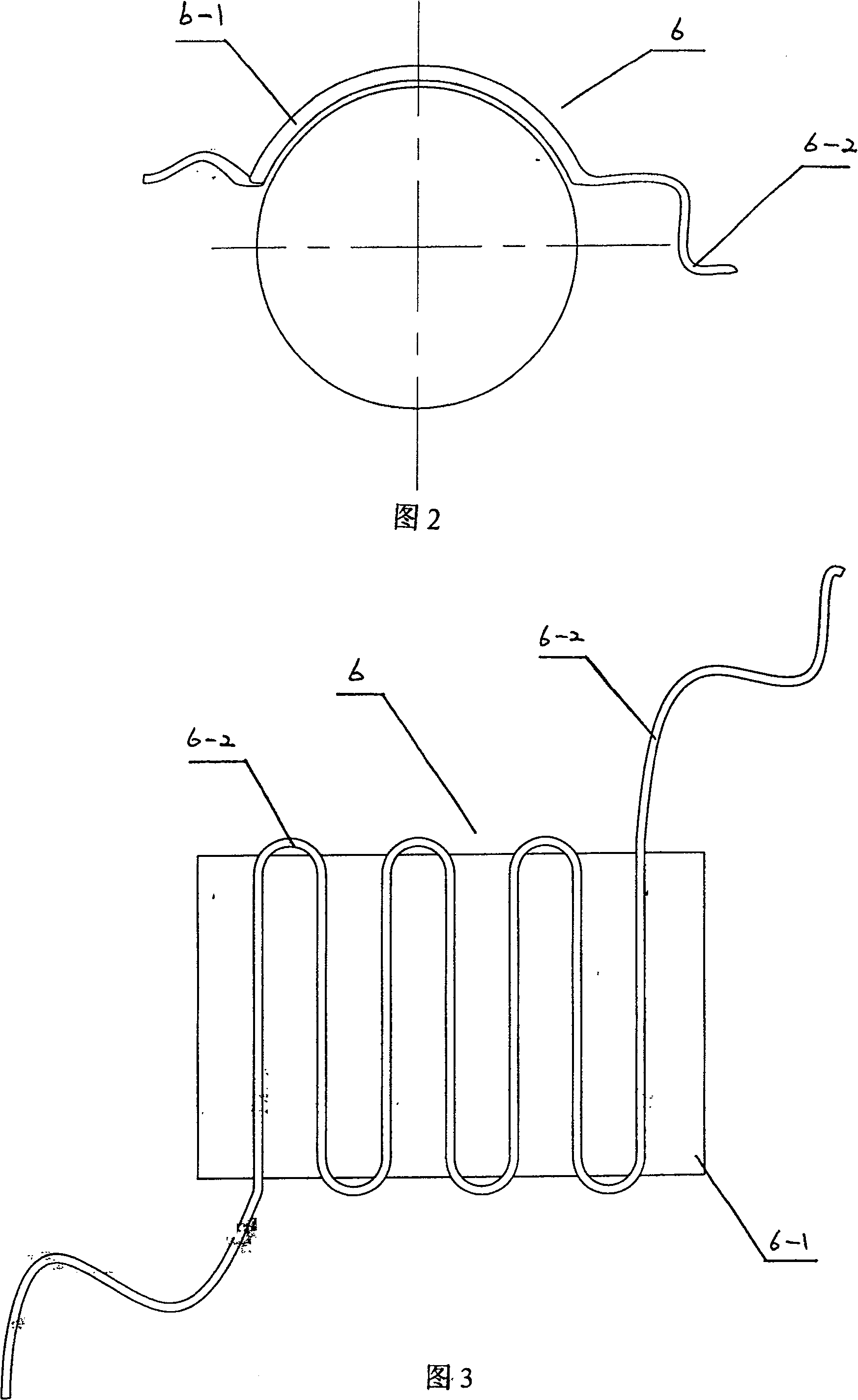 Cabinet air conditioner using condensation water for lowering temerature fan motor of indoor unit