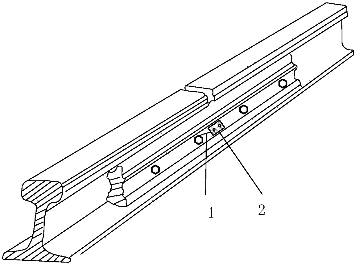 Bolt looseness detection and alarm device for rail joint connecting component