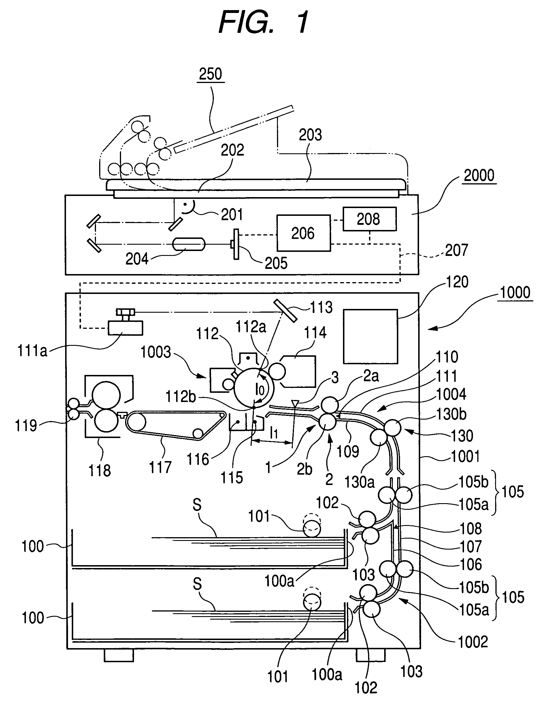 Pivotal sheet conveying apparatus for skew correction and image forming apparatus