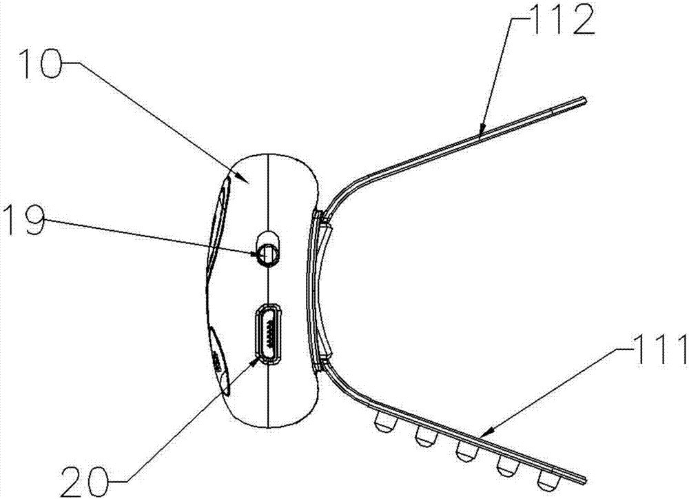 Bluetooth fingertip translator and translation method thereof