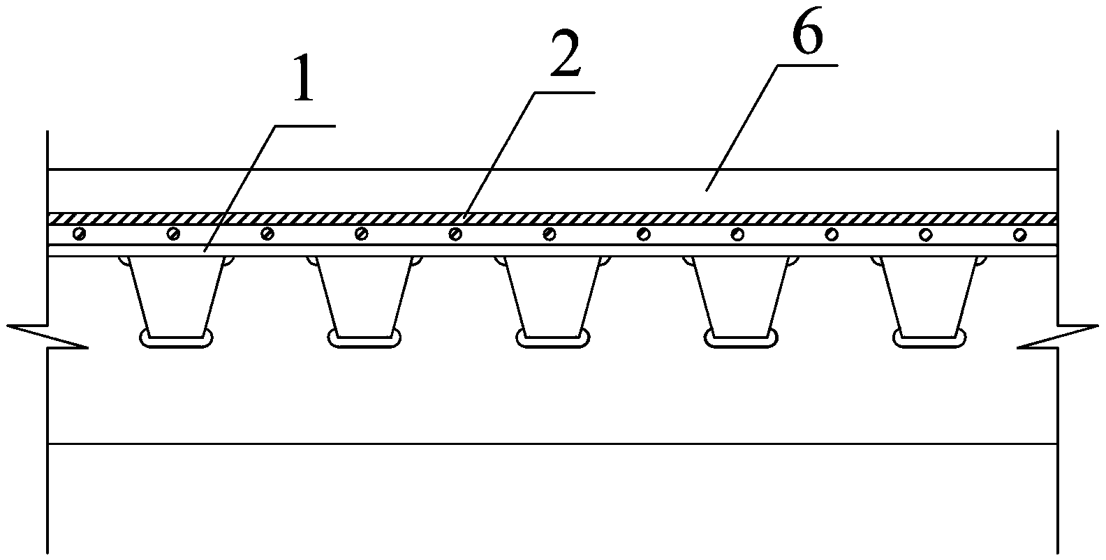 Fabricated fibrous concrete combined deck structure and construction method thereof