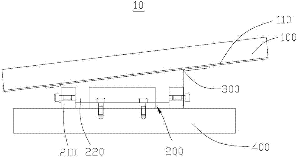 Waste material discharging device and stamping die system