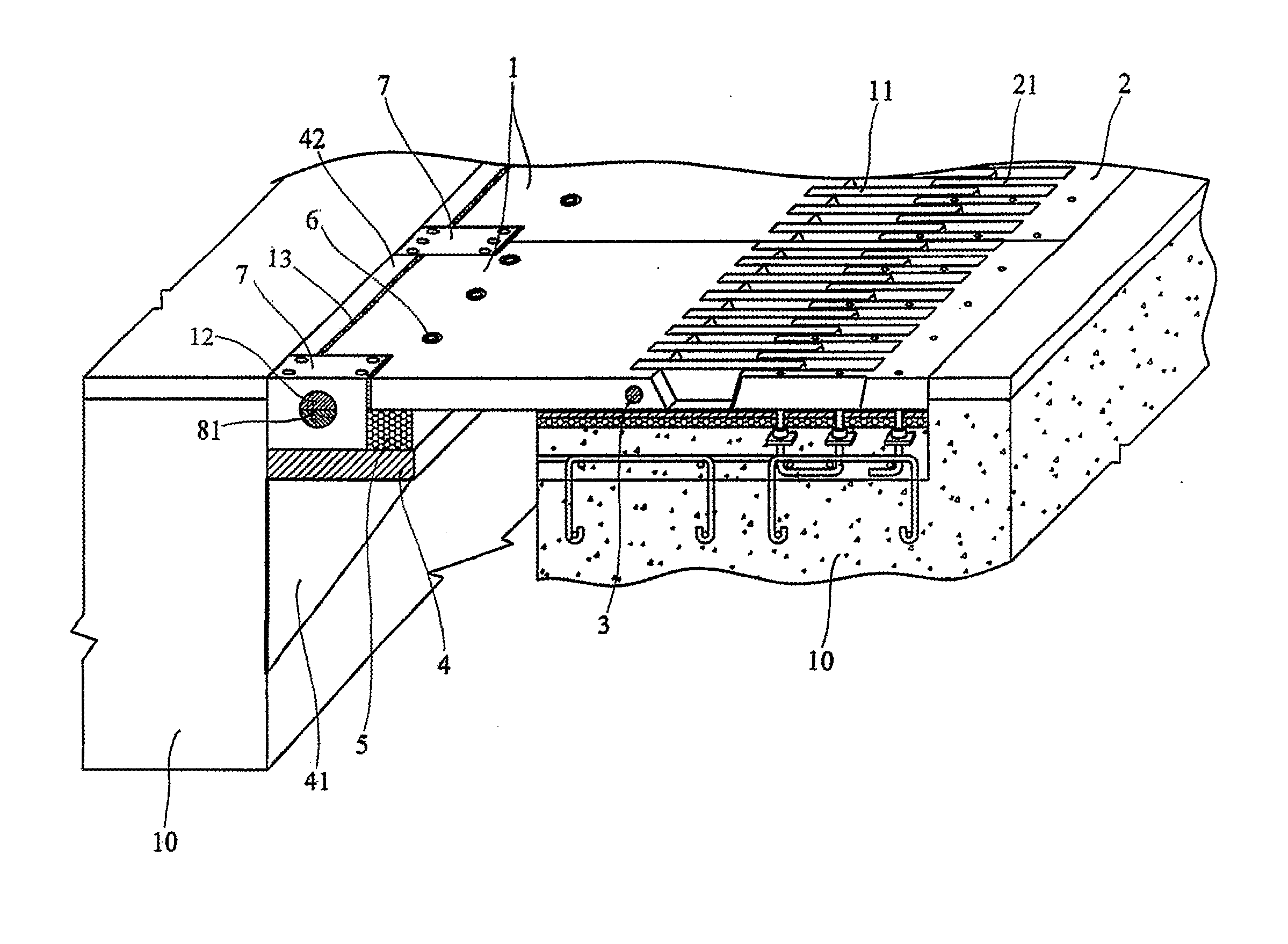 Large resisting distortion comb-type bridge expansion joint