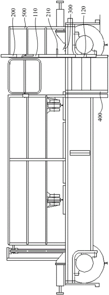 Travelling crane and boarding/alighting safety device of travelling crane