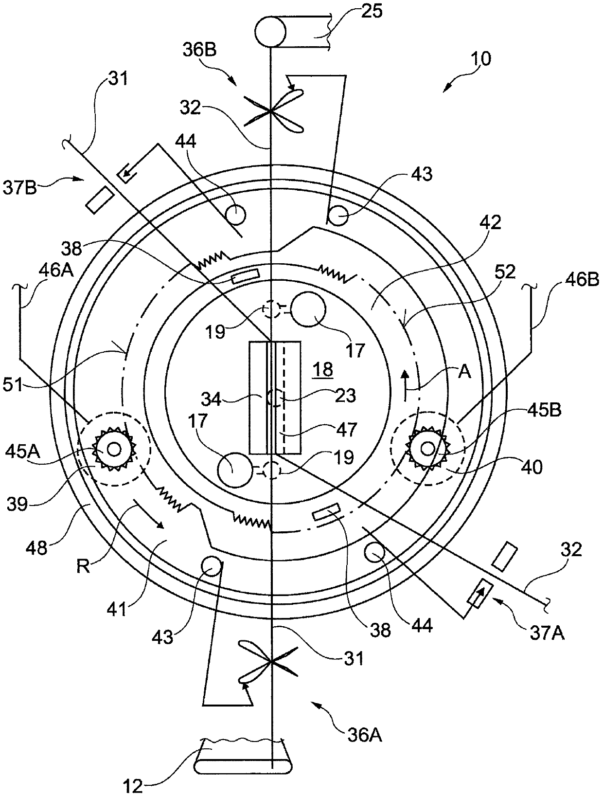 Yarn splicing device for a station of a textile machine for the manufacture of cross-wound bobbins