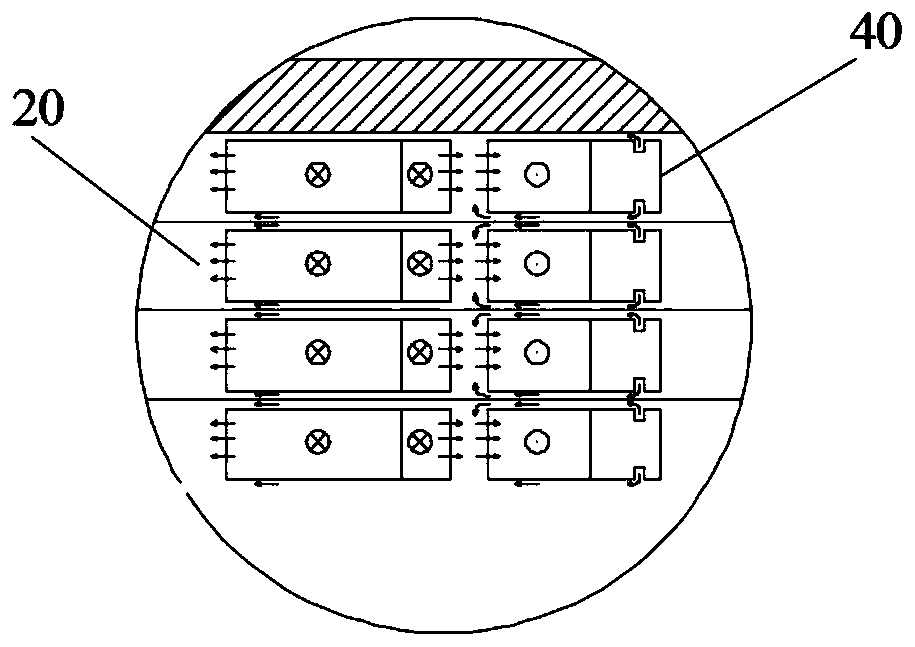 Pre-oxidation furnace with end-to-end blowing structure