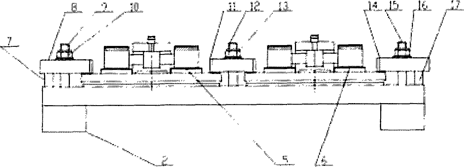 Clamping fixture for transverse alignment of multiple-boss workpiece, and transverse alignment and position method thereof