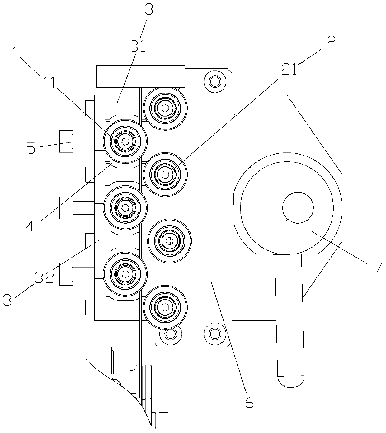 Straightening mechanism and straightening equipment with same