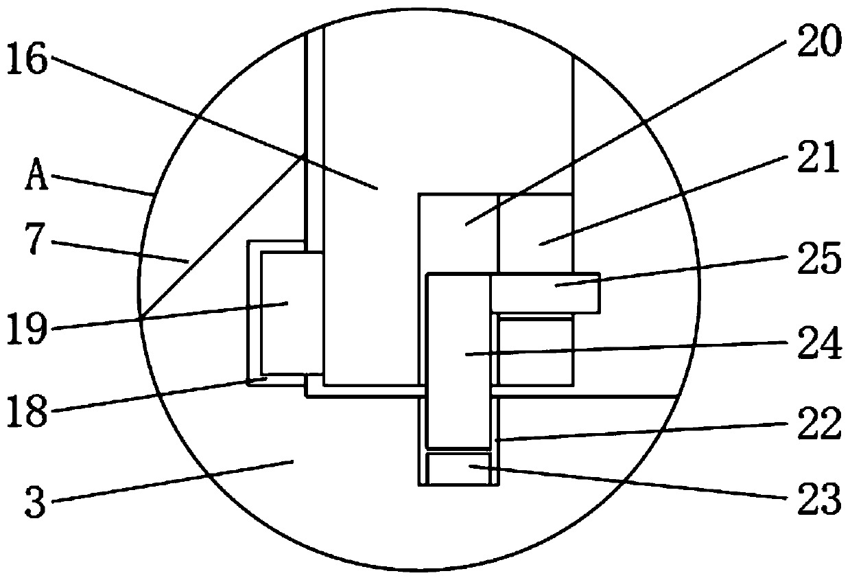 Subcritical water reaction device for automatically preparing organic fertilizer