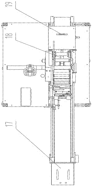 Labeling machine through vacuum drum