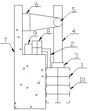 Device for reducing ice load of ocean engineering structure by utilizing hydrothermal solution spraying unit