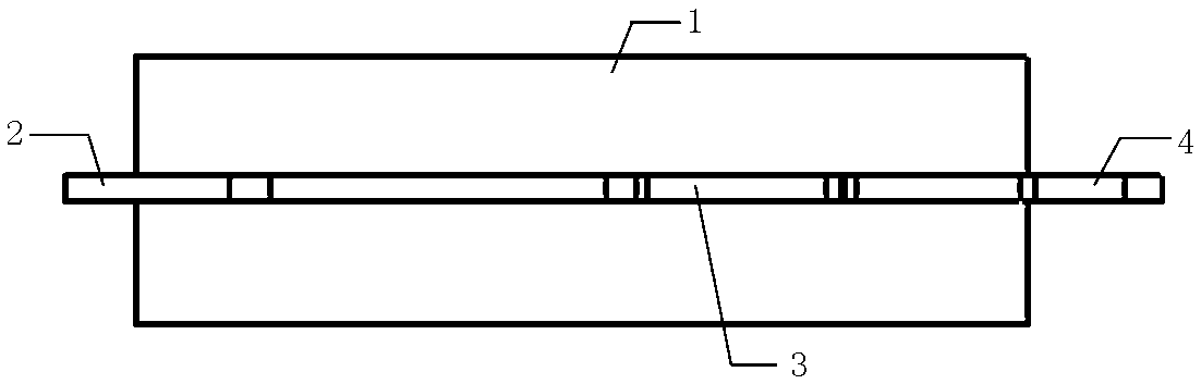 Building formwork connecting device and construction method thereof