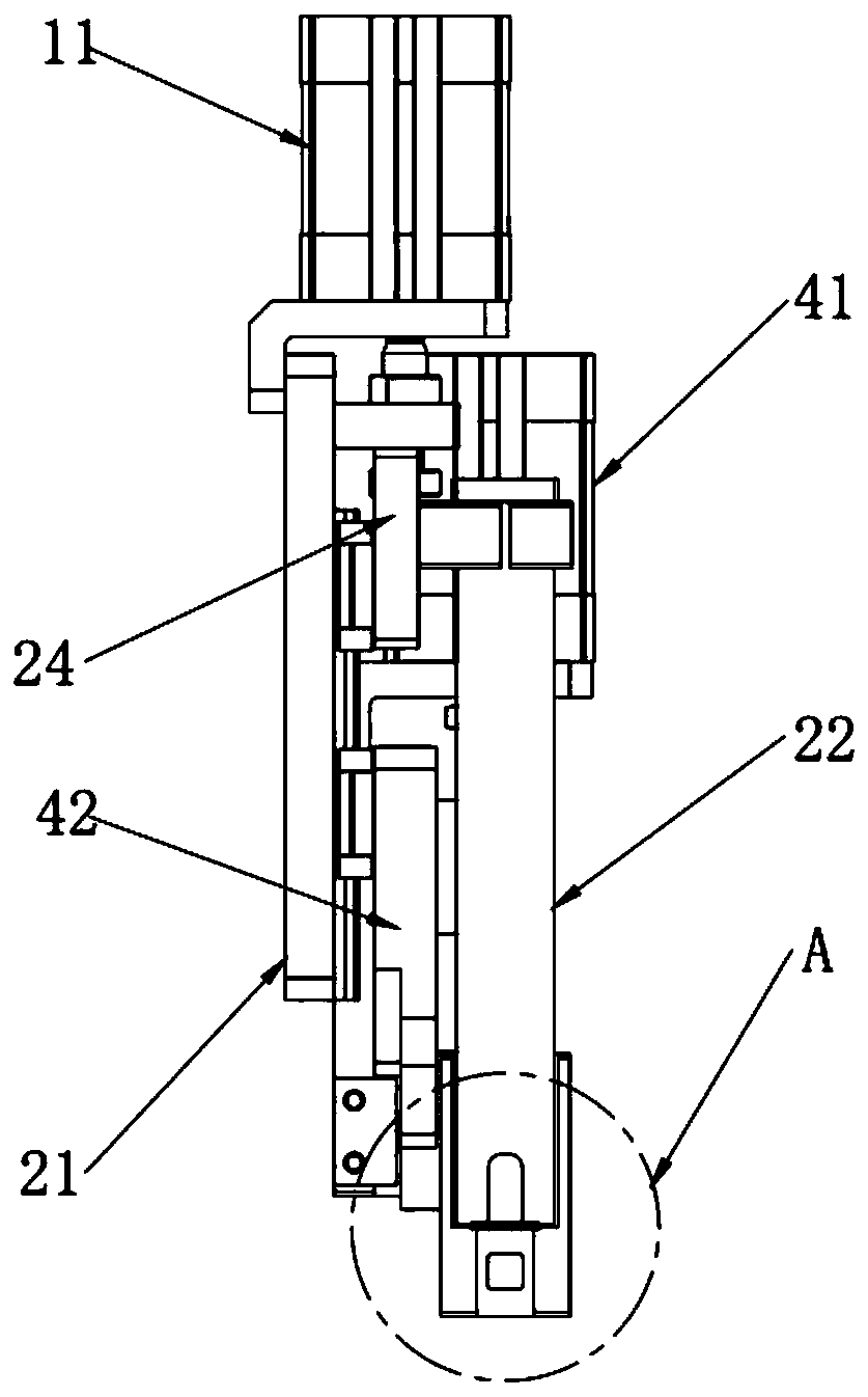 A shaft retaining ring installation device