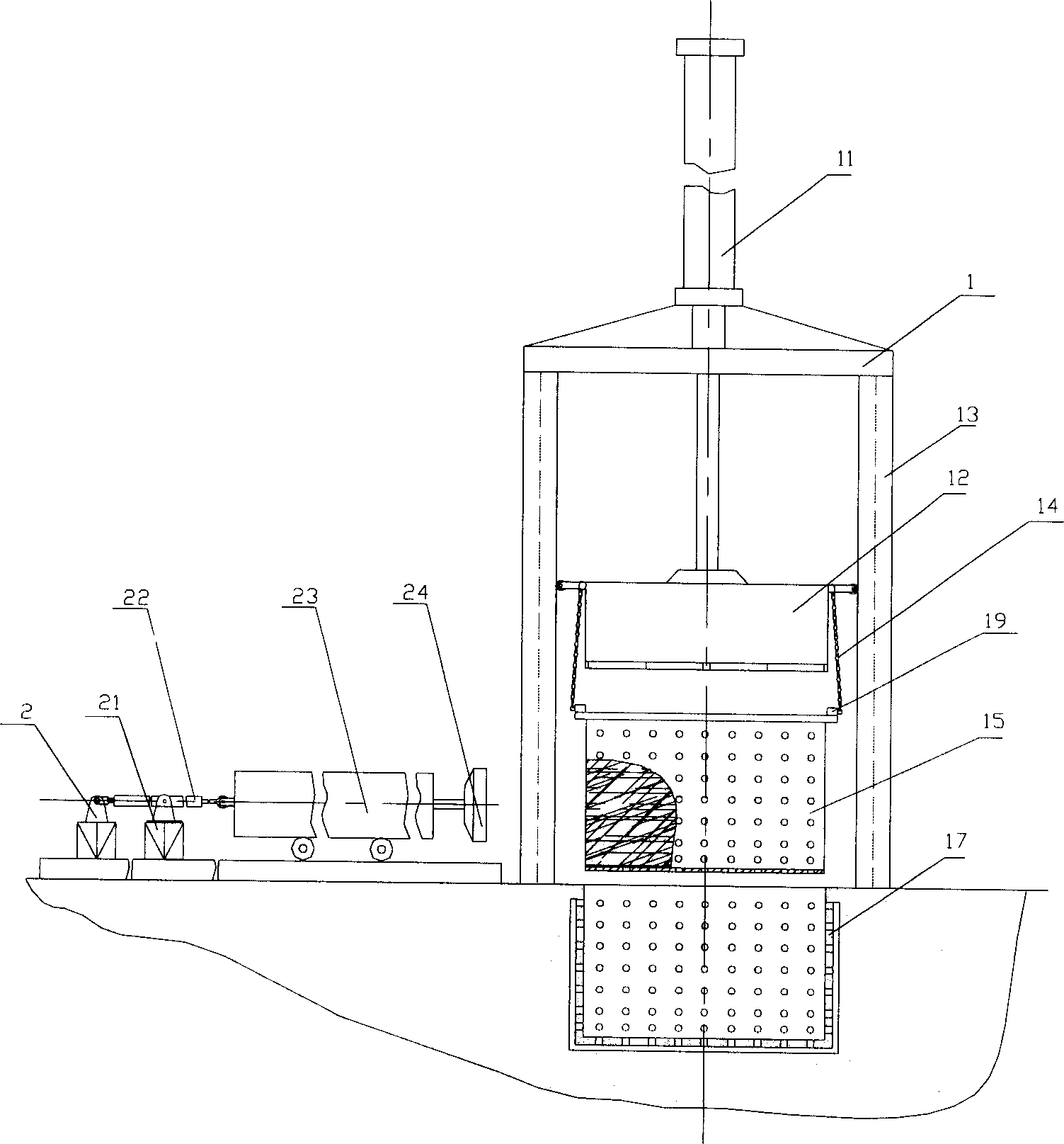 Squeezing type dehydration system adapted for waste paper residue with high water content