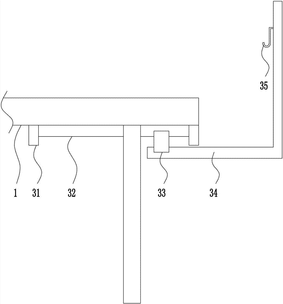 Leather cutting device for leather manufacturing