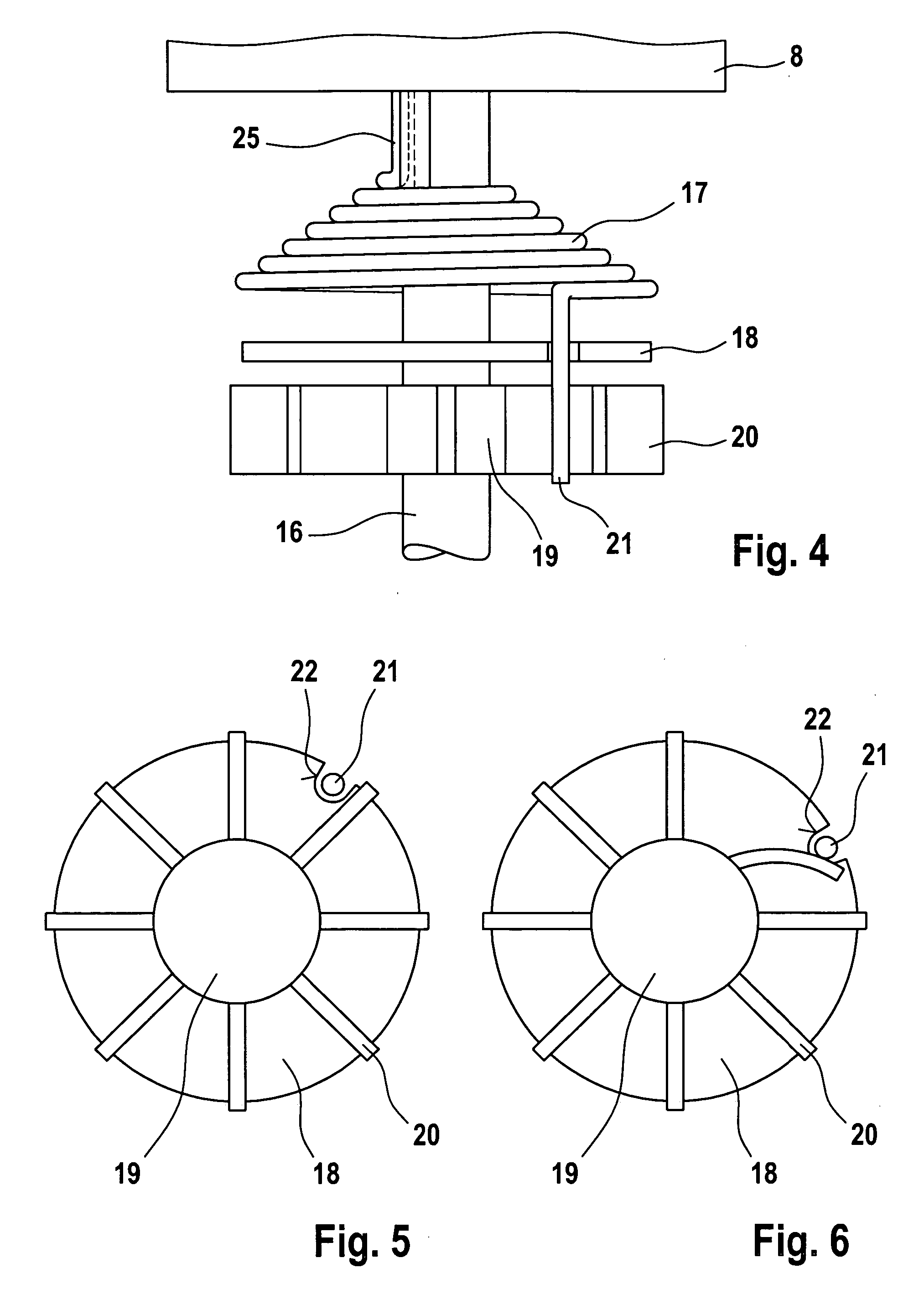 Device for storing projectile balls and feeding them into the projectile chamber of a hand gun