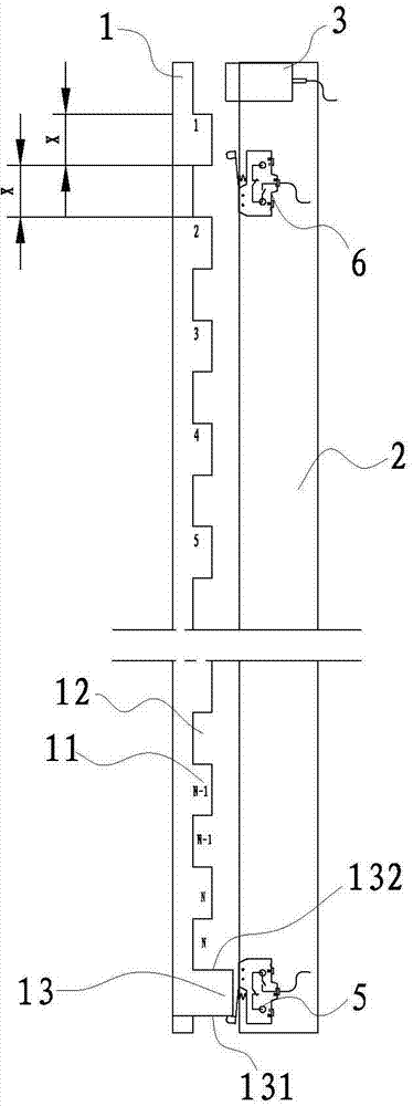 Device, method and system for detecting height of forklift pallet fork