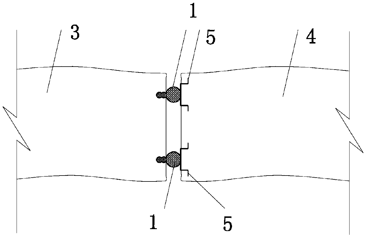 Seam structure with reversed filter function and construction method