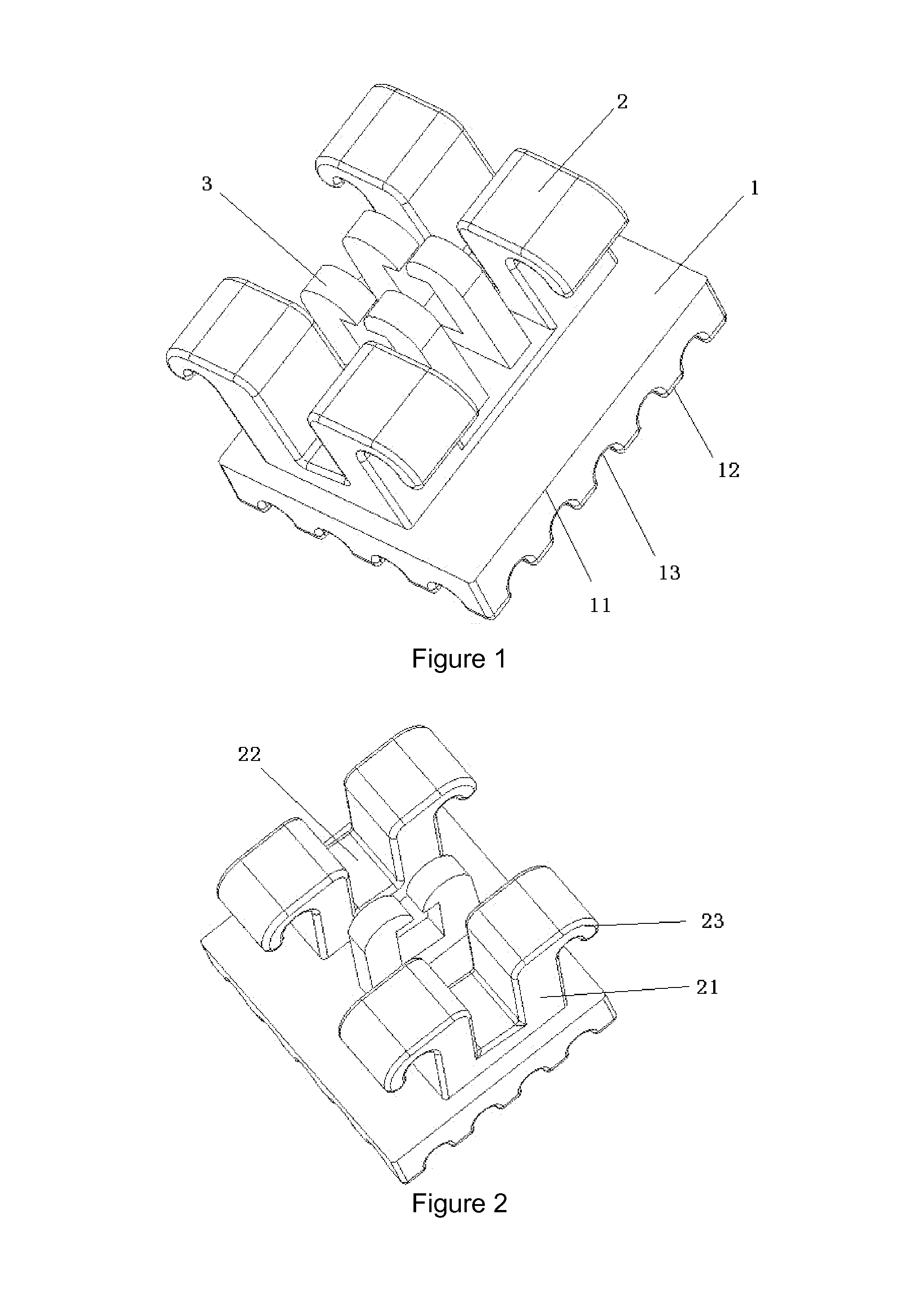 Monolithic metallic self-ligating bracket with locking catch devices