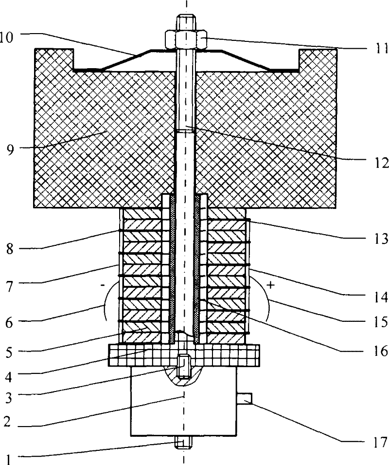 Inertial piezoelectric exciting device and implementation method