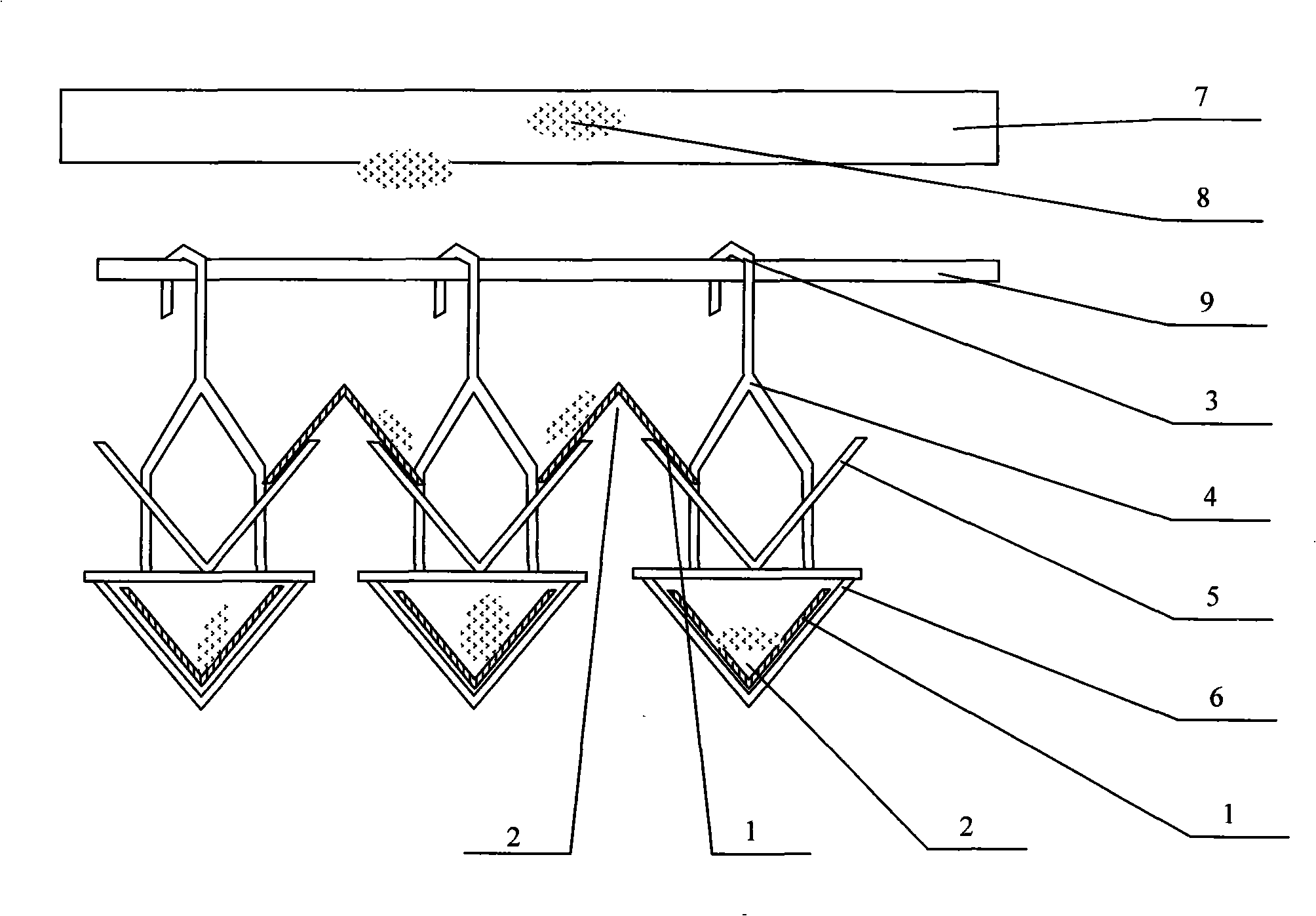 Refrigeration evaporator top calandria water containing and draining device