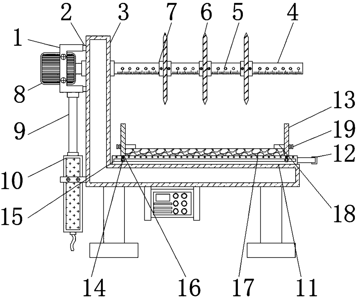 Plate cutting device convenient to adjust cutting spacing