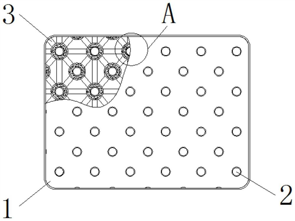 A composite fabric that resists pulling and absorbs sweat quickly