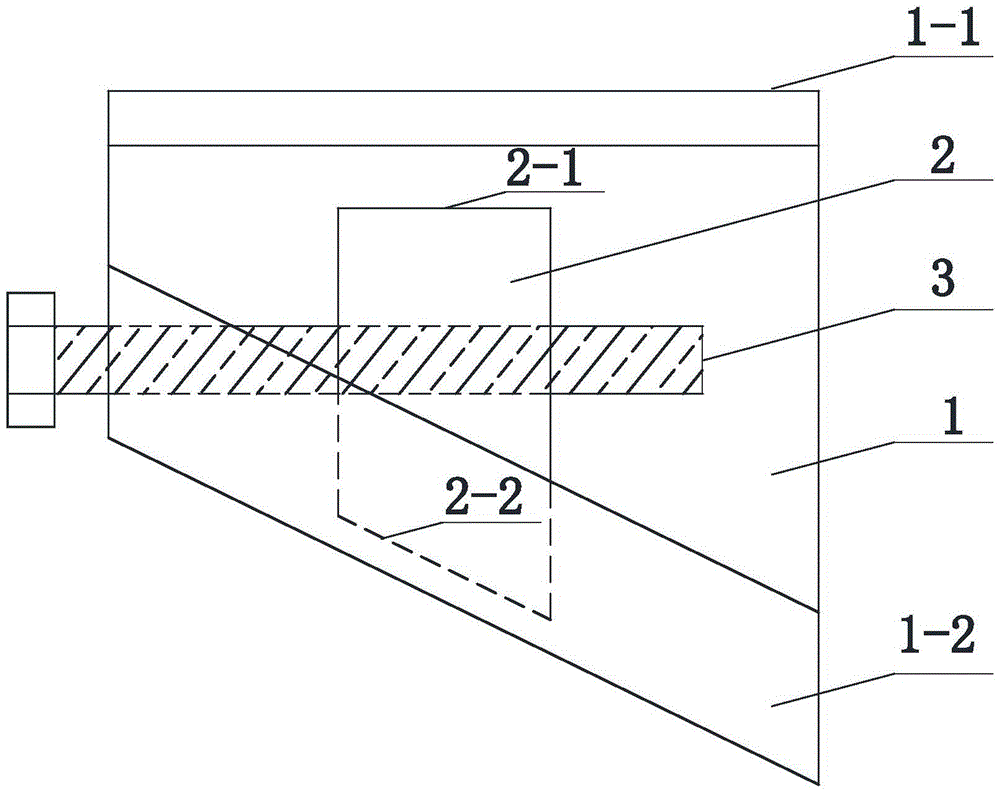 An inclined plane air duct flange fastener and using method thereof