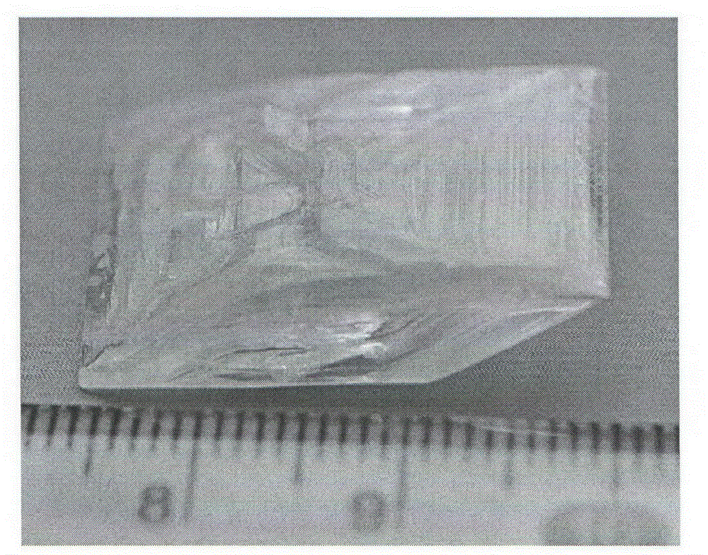 Compound lead chlorate, lead chlorate infrared nonlinear optical crystal, and preparation method and uses of lead chlorate infrared nonlinear optical crystal