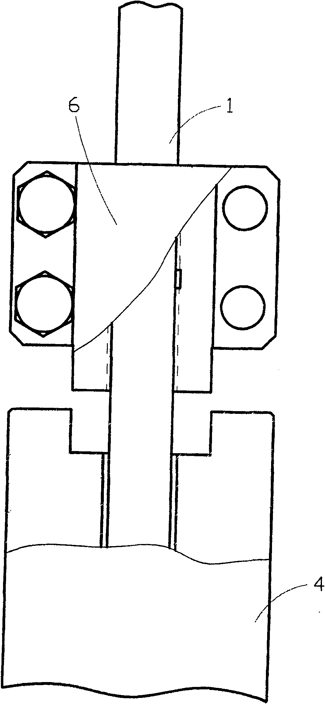 Screw pump ground driven slips anti-releasing device