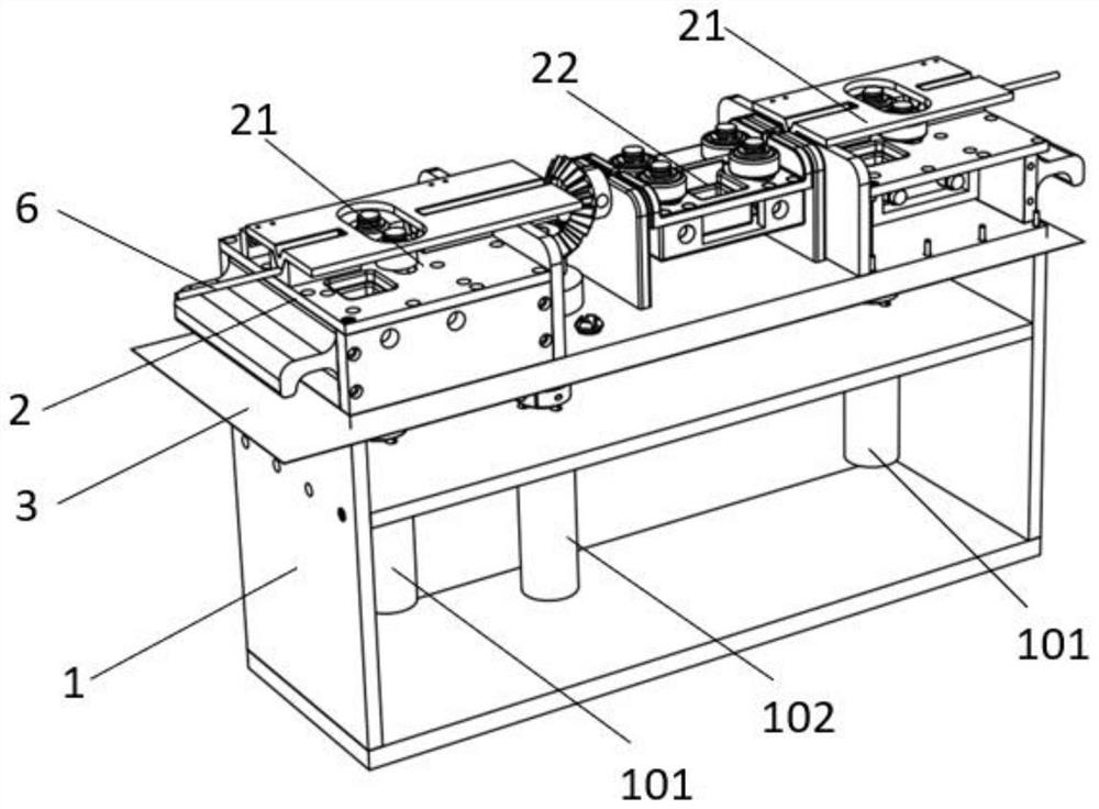 Guide wire/catheter conveying device of vascular intervention surgical robot and vascular intervention surgical robot