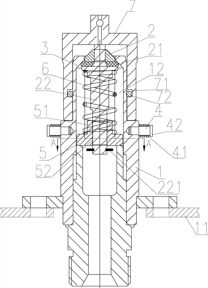 Low-temperature gas return valve on LNG storage tank