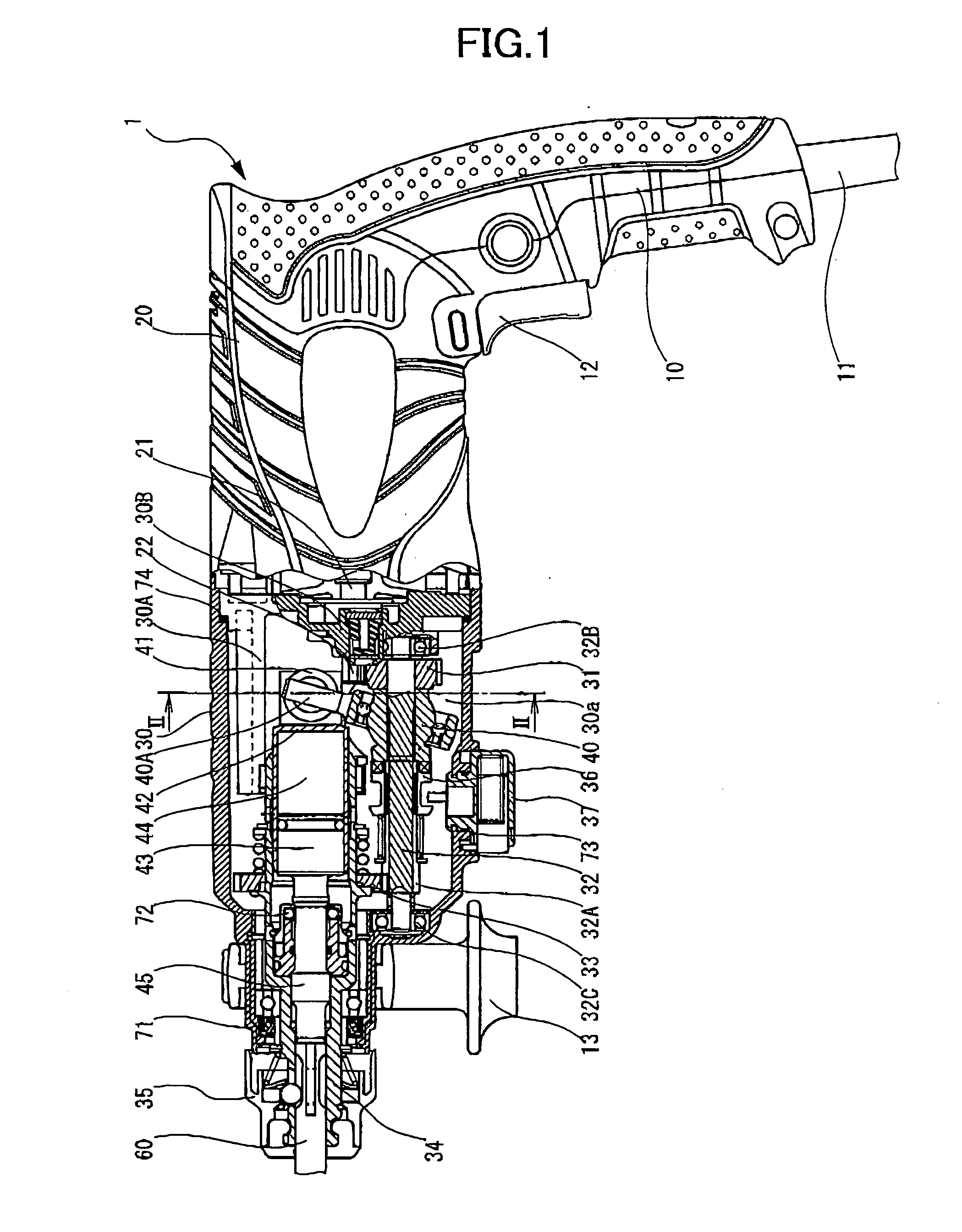 Power tool having lubricant leakage preventing structure