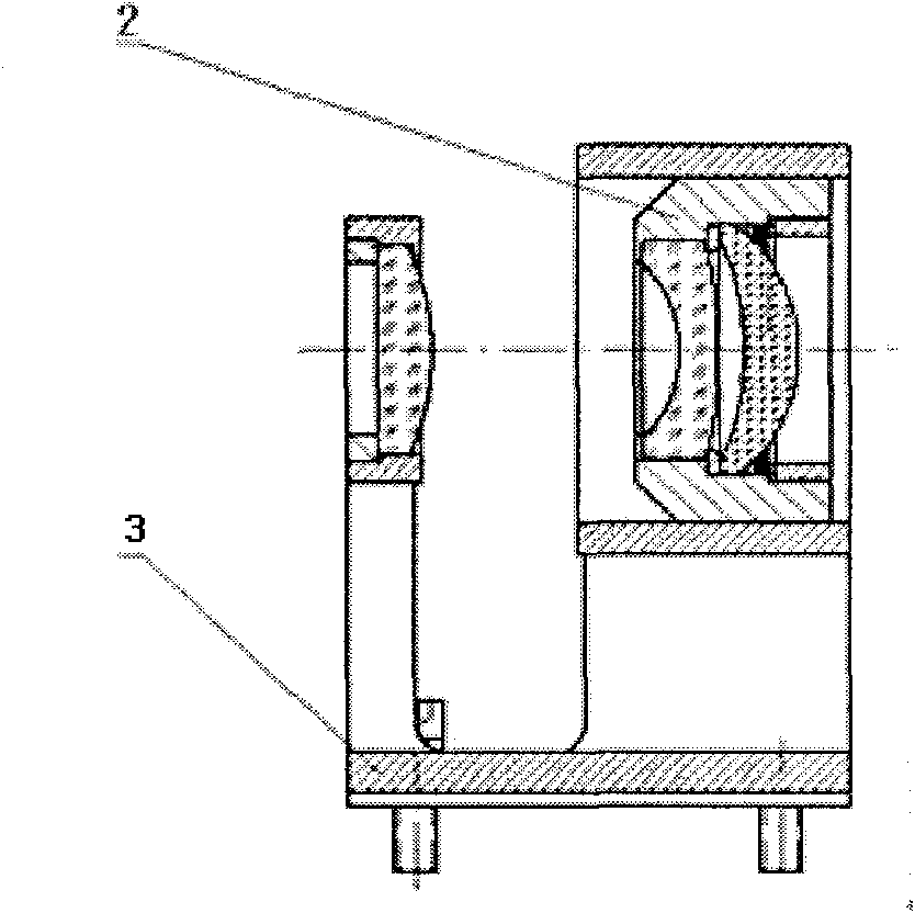 Focusing device in long-focus and heavy-caliber optical system