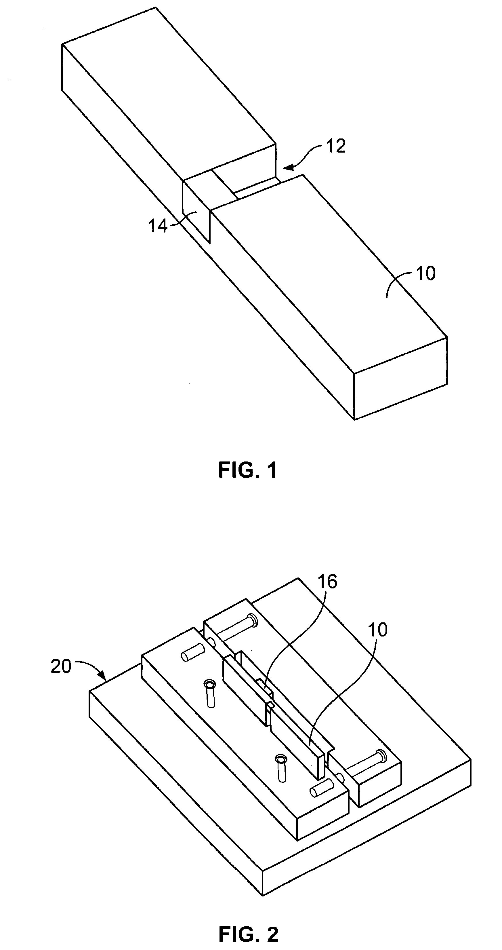 Flow-through apparatus for microscopic investigation of dissolution of pharmaceutical solids