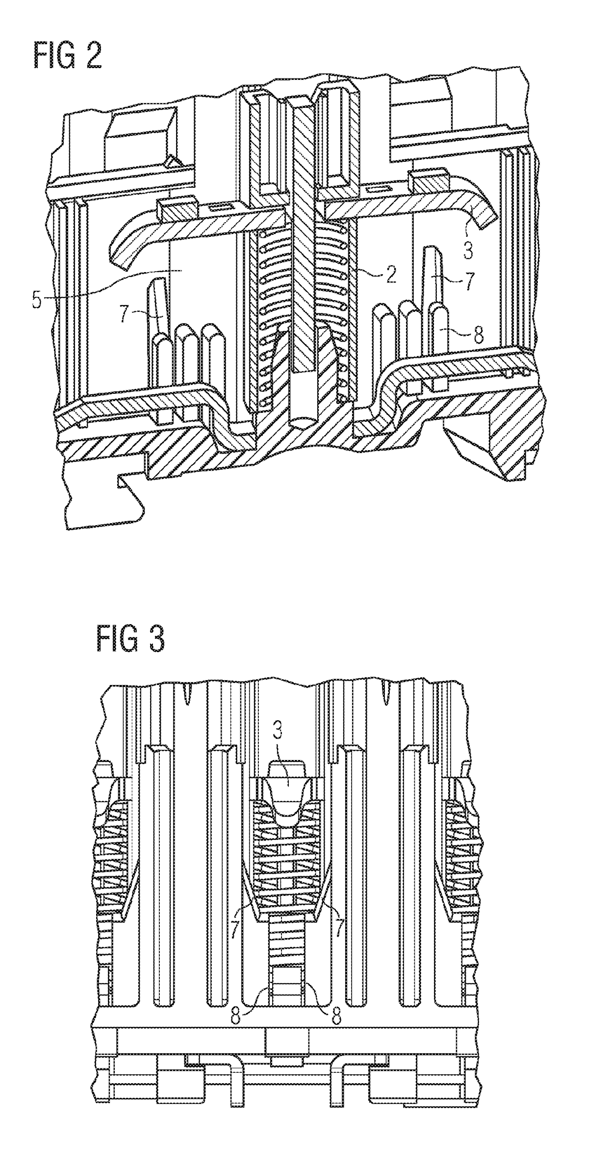 Switching device with improved tripping action in the event of a short circuit