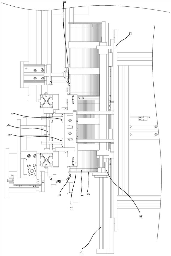 Base sheet distributing structure of automatic gluing machine