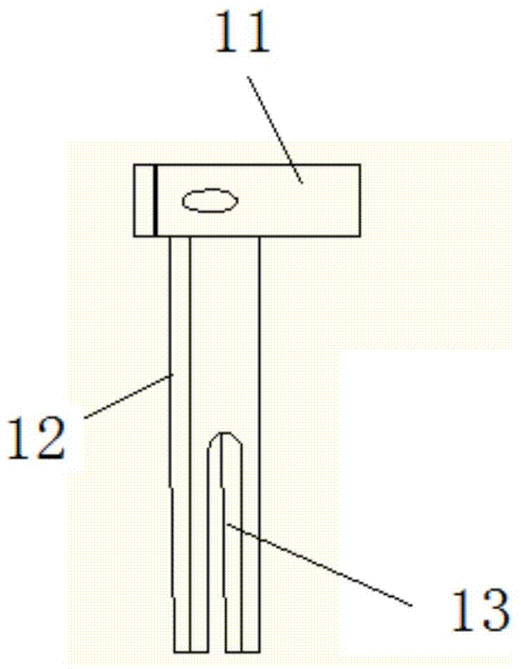 A riveting device and riveting method for steering oil cylinder assembly