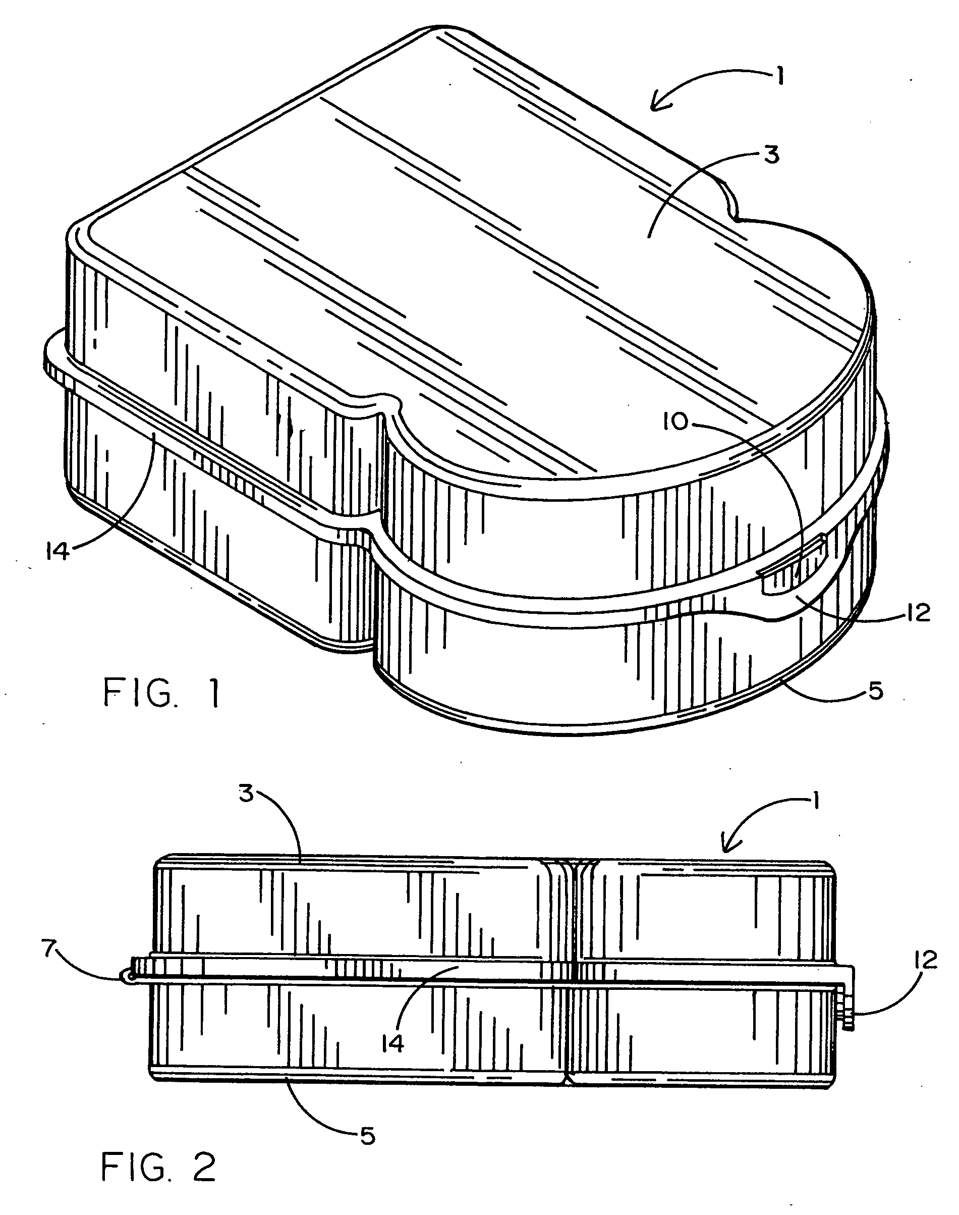 Dual compartment sandwich containers having a hinged divider and removable hot/cold pack