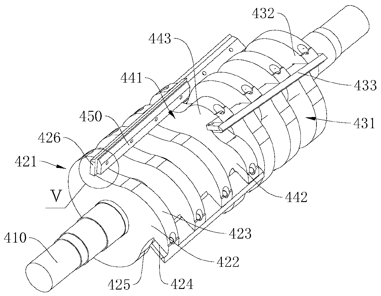 Moving cutter assembly and crushing device