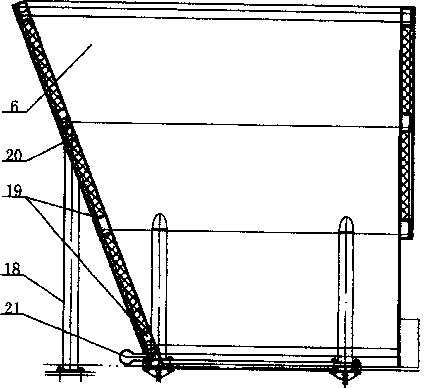 A crawler type spreading machine for rolling core walls of asphalt concrete in the hydraulic engineering