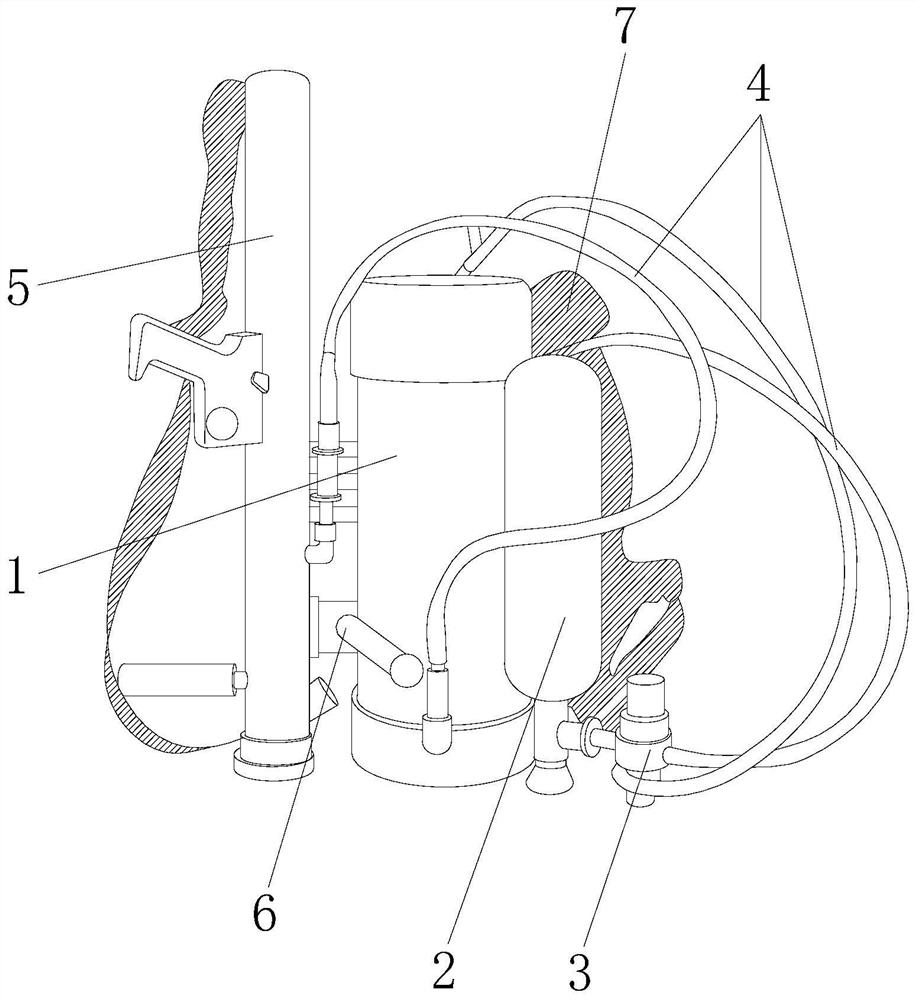 A backpack-type spray fire-fighting equipment that is swivel at 90° independently