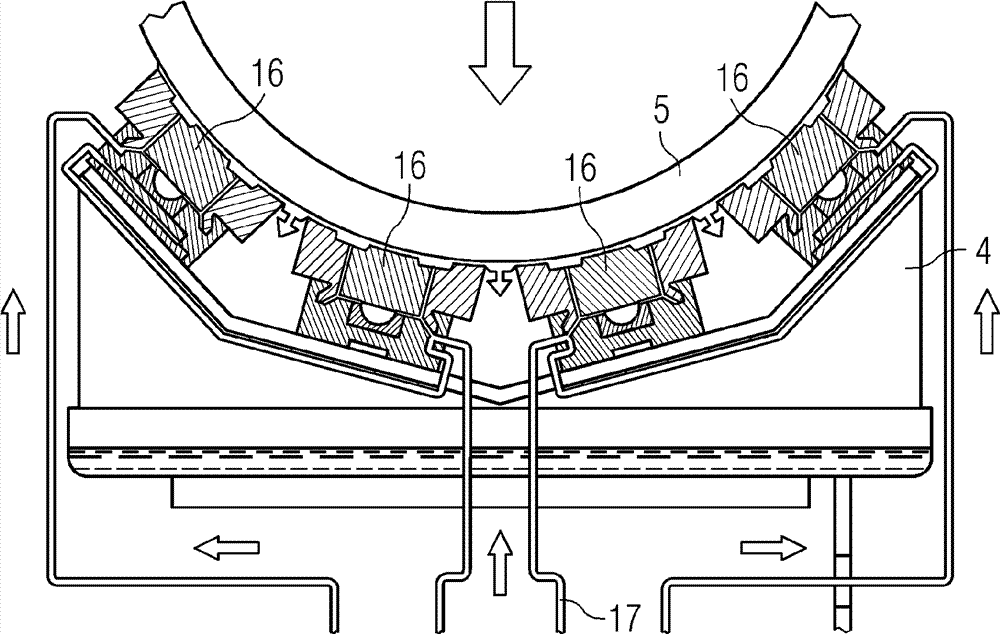 Arrangement controlling clearance of sliding bearing