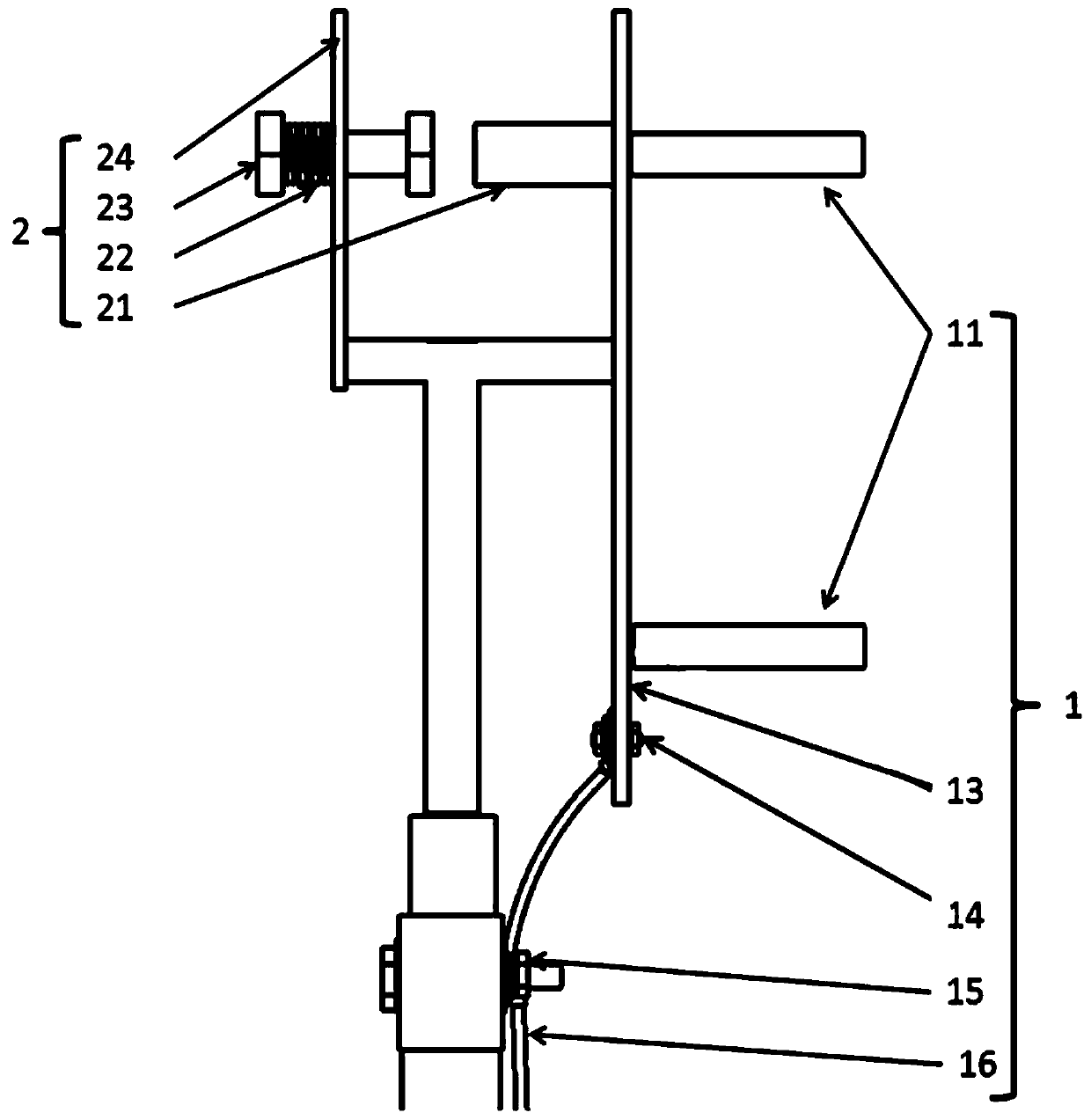 Insulated discharge rod for capacitor