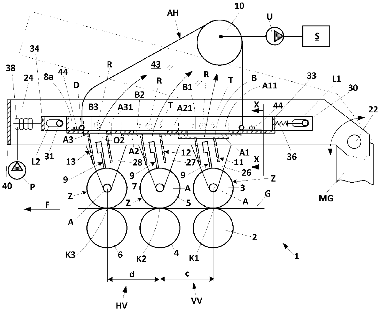 Device for cleaning the roller surfaces of the drafting unit